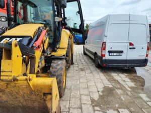 Naprawa koparko ładowarki (3)