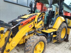 Naprawa koparko ładowarki (4)