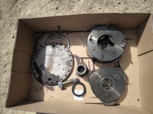 naprawa reduktorów jazdy, naprawa gąsienic jdn serwis maszyn budowlanych (4)