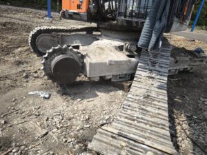 naprawa reduktorów jazdy, naprawa gąsienic jdn serwis maszyn budowlanych (7)